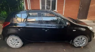 Hyundai i20 2010 года, VIN MALBC51CBAM174730. Ознакомиться с автомобилем и документами можно по согласованию по телефону +79954435227, электронной почте torgi42@bk.ru, а также на сайте https://bankrot.torggroup.org/.