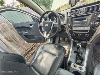 Geely Emgrand EC7 2015 года, 139 лс, пробег 200000 км. Цвет белый, VIN: Y4K8752S6FB007299, ПТС: 63НХ334864. Страна изготовитель: Беларусь. Тип двигателя: бензин, мощность 139 л.с. (102 кВт), объем 1997 куб. см.