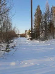 База ГСМ, кадастровый номер: 86:07:0000000:889, площадь застройки 822 кв.м., адрес: ХМАО-Югра, Октябрьский р-н, пгт Андра, мкр-н Спортивный, строен.9а. Сооружение состоит из территории хранения нефтепродуктов, включающей емкости 2000л (2шт.), 400л (1шт.), 200л (1шт.), сторожку (1шт.), а также АЗС…