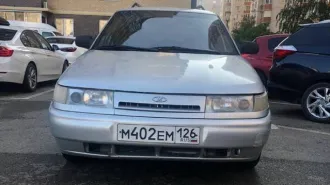 ВАЗ 2111, 2008 года, 89 л.с., пробег 164509 км. Легковой автомобиль, марка: LADA, модель: 211140, год изготовления: 2008, VIN: XTA211140903009279. Автомобиль на ходу. Имеющиеся повреждения: трещины и сколы на лобовом стекле, вмятина на задней левой двери и крыле, ржавчина по всему днищу и на всех…