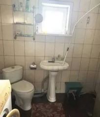 Дом 48 кв.м, участок 3600 кв.м, Кемеровская область. Земельный участок площадью 3 600 кв.м, с кадастровым номером 42:11:0112004:272, с одноэтажным Жилым домом площадью 48 кв.м, с кадастровым номером 42:11:0112004:285, расположенные по адресу: Кемеровская область, м.о. Промышленновский, д. Пор…