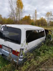 Toyota RegiusAce 2002 года, 91 лс, 300000 км, гос номер А402ОО124, VIN отсутствует, транспортное средство не на ходу, двигатель заклинил, коробка передач отсутствует