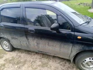 Легковой автомобиль Daewoo Matiz, 2008 года выпуска, цвет кораллово-черный. VIN: XWB4A11CD8A176679, ПТС: 13 ОС 779316. Страна-изготовитель: Узбекистан. Двигатель: бензиновый, модель FOCV, номер 001702KC1, мощность 51 л.с. (38 кВт), объем 796 см³. Кузовной номер: XWB4A11CD8A176679. Максимальная…