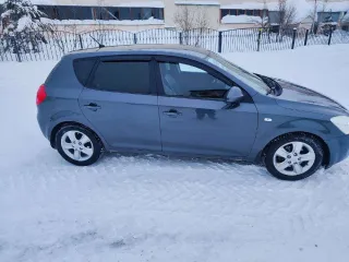 Автомобиль Kia Ceed, 2009 года выпуска, VIN XWEFF242390008870. Цена 770400 рублей. НДС не облагается.