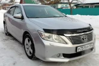 Автомобили легковые ТОЙОТА CAMRY 2012 года выпуска, пробег 259434.00 км, двигатель: Бензиновый, на бензине 181.00 л.с.  2494.00 куб. см , VIN: XW7BF4FK90S005069, цвет кузова: СЕРЕБРИСТЫЙ МЕТАЛЛИК, состояние: удовлетворительное имеется трещина лобового стекла, местонахождение: Новосибирская обл…