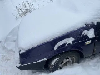 ВАЗ 21093, 2001 года выпуска, 78 л.с., пробег 295 000 км; легковой автомобиль, VIN XTA21093023116286, ГРЗ Е515ВМ73, цвет кузова серебристый тёмно-фиолетовый.