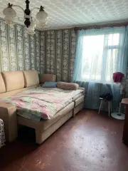 Жилой дом, Новгородская область, Шимский район, ст. Уторгош, ул Лесорубов, д. 12, кадастровый номер 53:21:0121604:241, расположенный на земельном участке по адресу: Новгородская обл, Шимский р-н, ж/д ст Уторгош, ул Лесорубов, д. 12, кадастровый номер 53:21:0121604:161.