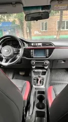 Седан Kia Rio 2020 года, оранжевый, VIN Z94C241BBLR179349, госномер А804ВС156, мощность двигателя 122 л.с.