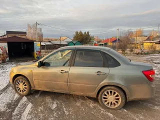 Лада Гранта 219010, 2013, VIN: XTA219010DY032244, серебристо-серый