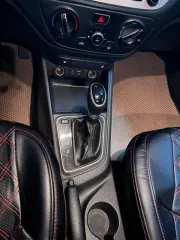 Hyundai Solaris 2017 года, VIN: Z94K241BBJR052997, госномер: Е715ОО790. Двигатель: модель G4LC, номер HD065981, мощность 73.3 кВт (99.6 л.с.), объем 1368 см³. Цвет кузова белый. СТС 9956389647 от 19.05.2023, ПТС 78ОТ248194 от 22.09.2017. Автомобиль находится в залоге у АО «Тбанк».