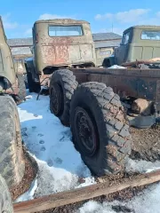 годные остатки автомобиля "ЗИЛ 131" Имущество бывшее в употреблении, продается в том виде, в каком оно есть. За скрытые дефекты имущества Продавец ответственности не несет. Имущество имеет следующие дефекты: загрязнения, потертости, царапины, сколы, выбоины, частично разукомплектовано, техническое…