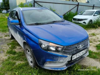 Lada Vesta 2021 года, VIN: XTAGFK110NY618796. Автомобиль находится в залоге у АО «Кредит Европа Банк (Россия)», на имущество наложены ограничения в виде запрета на регистрационные действия. Недостатки: трещина на лобовом стекле, следы коррозии на кузове. Транспортное средство находится на стоянке у…
