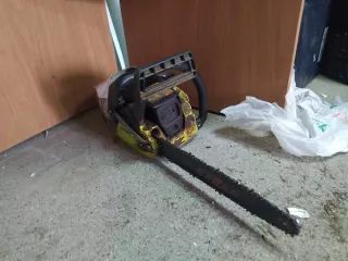 Бензопилы (согласно описанию) 1. Бензопила STIHL с цепью, б/у (увед. №207 от 15.05.2025) 2. Бензопила марки Poulan, б/у (увед. №294 от 26.06.2025) Имущество продается в том виде, в каком оно есть, и в случае продажи возврату/обмену не подлежит. За скрытые дефекты имущества Продавец ответственности…