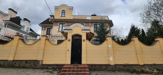 Жилой дом 558.8 кв.м, гараж 45.8 кв.м, участок 1113 кв.м, Московская обл. Жилой дом - 558,8 кв. м, адрес: Московская обл., г.о Ленинский, г. Видное, ул. Весенняя, д. 6, гараж- 45,8 кв. м, земельный участок - 1 113 кв. м, местоположение установлено относительно ориентира, расположенного в границах…