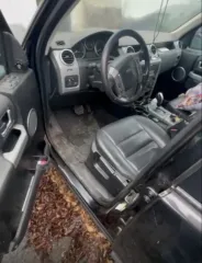 Land Rover Discovery 3 2008 года, VIN: SALLAAAJ48A48888. Автомобиль находится в неудовлетворительном состоянии, разукомплектован, в аварийном состоянии (необходим ремонт двигателя и коробки передач). Пробег около 400 000 км. Ознакомление с имуществом и документами осуществляется с 13.03.2026 по…