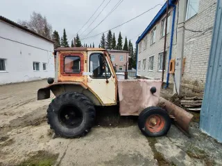 Трактор Т-25А самоходная машина на базе трактора Т-25А г/н б/н (ключи и документы отсутствуют, техническое состояние не проверялось, пробег не известен). Имущество продается в том виде, в каком оно есть, в случае продажи возврату/обмену не подлежит. За скрытые дефекты имущества Продавец…