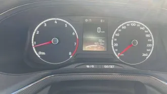 Автомобиль Volkswagen Polo 2021 года выпуска, VIN XW8ZZZCKZMG029459. Машина на ходу нет никаких проблем есть несколько вмятин по кузову и все. ПТС электронный.