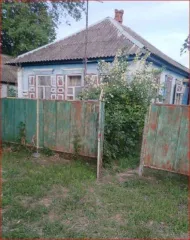 Доли дома и участка, 68,1 кв.м, Краснодарский край, ст. Терновская 1/4 доля дома и 1/4 доля земельного участка в Краснодарском крае еще 1/4 доля дома и 1/4 доля земельного участка в Краснодарском крае еще 1/4 доля в праве на жилое здание, площадь: 68,1кв.м., кадастровый номер: 23:32:0503013:697 и…
