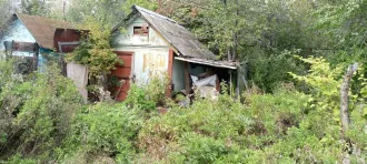 Земельный участок 413 кв.м и садовый дом 8 кв.м, Челябинская область, г Челябинск, р-н Калининский, СНТ "Любитель-2", уч-к 279. Кадастровый номер участка 74:36:0602005:950, кадастровый номер дома 74:36:0602005:1427.