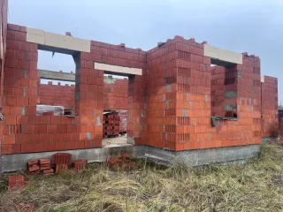 Жилой дом 176.8 кв.м и участок 1525 кв.м во Владимирской области. Недостроенный жилой дом площадью 176.8 кв.м, расположенный по адресу: Владимирская область, Судогодский район, сельское поселение Муромцевское, поселок Бег, ул. Луговая, д.14, кадастровый номер: 33:11:130102:861. Земельный участок…