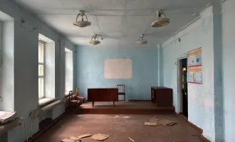 Нежилое здание ГПТУ-36 1774,5 кв. м и земельный участок 7836 кв. м Челябинская область Здание – ГПТУ-36 (к/н: 74:14:0201007:180) общей площадью 1774,5 кв. метра, земельный участок (к/н: 74:14:0201007:15) общей площадью 7 836,0 кв. метра, по адресу: Челябинская область, Кусинский район, рабочий…