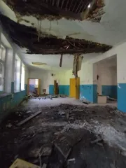 Здание школы 569,9 кв.м с земельным участком 2720 кв.м, Ивановская область, д. Марфино. Здание школы, назначение: нежилое; кадастровый номер 37:02:010828:373; местоположение: Российская Федерация, Ивановская область, Вичугский район, д. Марфино, д. 81; площадь 569,9 кв.м., количество этажей 1, в…