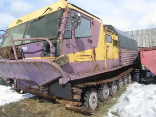 Четра ТМ-130 2011. Гусеничная транспортная машина, год изготовления 2011, заводской № машины (рамы) 000341, № двигателя ВО435450, коробка передач № ОАО КМЗ 10110093, цвет жёлтый, ПФ-115, вид движителя гусеничный, мощность двигателя 104/2507 кВт (л.с.), конструкционная масса 11200 кг, максимальная…