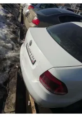 Volkswagen Polo 2016, легковой седан. VIN: XW8ZZZ61ZGG031507, номер кузова: XW8ZZZ61ZGG031507. Местонахождение: г. Москва, Рязанский проспект, 3Б. Описание ТС: левая дверь в ржавчине и сколах (заменённая), на капоте вздулась краска и пошли трещины, бампер так же сошла краска, левый порог дырявый…