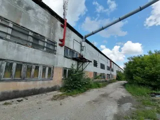 Здания 2877.7 кв.м, 131.5 кв.м, 457.3 кв.м и земельный участок 27012 кв.м, Свердловская обл. Нежилые здания 2877.7 кв.м кад.№ 66:63:0501003:693, 131.5 кв.м кад.№ 66:63:0501003:691, 457.3 кв.м кад.№ 66:63:0501003:690, расположенные на земельном участке 27012 кв.м кад.№ 66:63:0501003:950 по адресу…