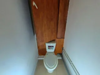 Жилое помещение 50,3 кв. м по адресу: г. Москва, ул. Рождественская, д. 31, кв. 364, этаж 12, кадастровый номер: 77:16:0010105:8998.