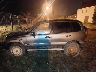 Шевроле Нива 2005 года, цвет темно-серый металлик. VIN: X9L21230050068370. ПТС: 23 УК 995879. Государственный номер: А477КХ790. Модель двигателя: 2123, бензиновый, номер 0078351. Мощность 58.5 л.с. (79.6 кВт), рабочий объем 1690 куб. см. Номер кузова: X9L21230050068370. Экологический класс второй…