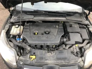 Ford Focus 2014 года выпуска. VIN: X9FMXXEEBMES69128. Пробег: 227640 км. Легковой автомобиль. Объем двигателя: 1999 см³. Мощность двигателя: 149,6 л.с.