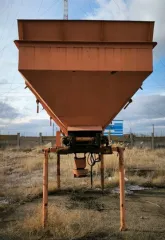 АБЗ в селе Солодники: земельный участок кадастровый номер 30:11:050110:50 площадью 34 380 кв.м по адресу Астраханская область, Черноярский район, село Солодники; арочное сооружение Ангар Солодники, 375 кадастровый номер 30:11:050110:257 площадью 405,7 кв.м по адресу Астраханская область…