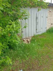 Гараж 22,1 кв.м. и земельный участок 24+/-1,71 кв.м. в Брянской области, Унечский район, город Унеча, территория ГК Автомобилист-90, бокс 117. Гараж с подвалом, нежилой, одноэтажный. Кадастровый номер гаража: 32:27:0430203:950, участка: 32:27:0430203:945. Вид собственности: индивидуальная.