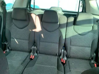 Peugeot 308 2010 года, VIN: VF34H5FWFAS113623. Пробег 198 566 км, мощность 120 л.с., цвет серо-бежевый. Двигатель 1598 куб.см, бензин, автоматическая коробка передач, левый руль. Технически неисправен, не работает стартер.