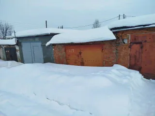 Гараж и земельный участок по 26 кв.м каждый в Пермском крае. Гараж, площадь 26 кв.м, назначение: нежилое, адрес: Пермский край, муниципальный округ Нытвенский, город Нытва, гаражно-строительный кооператив 6 (Ленина проспект), 6-й ряд, гараж 27, кадастровый номер: 59:26:0611115:917. Земельный…