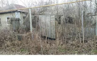 Земельный участок общей площадью 2500 кв. м., вид разрешенного использования – для ведения личного подсобного хозяйства, местоположение Белгородская обл., Старооскольский р н., с. Роговатое. Обшая долевая собственность, доля в праве 1/2