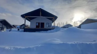 Два дома по 110 кв.м и участки 790 кв.м, Новосибирская обл. 1) Жилой дом с кадастровым номером 54:19:133701:3046, общей площадью 110 кв.м, адрес местонахождения 630551, Новосибирская обл., Новосибирский р-н, пос. Гусиный Брод, тер. Микрорайон Идиллия, д. 193. 2) Земельный участок с кадастровым…