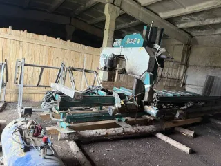 Пилорама Wood-Mizer LT300S, 2007. Технологическое оборудование, инвентарный номер 00-000001, год выпуска 2007, тип оборудования — машины и оборудование лесной и деревообрабатывающей промышленности, марка (модель) Wood-Mizer LT300S, страна изготовления — Польша, завод изготовитель — Wood-Mizer.