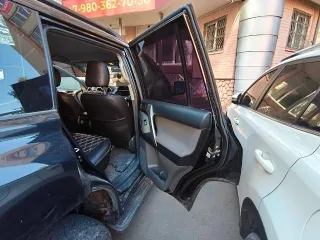 Toyota Land Cruiser Prado 2013 года, 173 лс, 291000 км, полный привод, АКПП. VIN: RUTBH8FJ9D0002681. Неисправна коробка передач. Состояние салона и кузова на фотографиях. Более подробное техническое состояние выясняйте самостоятельно в ходе осмотра.