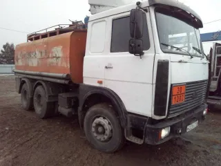 МАЗ 64229032, 1996 года еще автомобиль марки МАЗ 64229032, 1996 г.в., гос.номер М223ВВ138, идентификационный номер ХТМ642290Т0011304, цвет кузова белый, шасси №0011304
