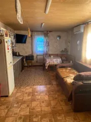 Квартира 36.3 кв.м, Хабаровский край, Нанайский район, село Троицкое, улица Первомайская, дом 114, квартира 2. Площадь 36.3 кв.м, назначение: жилое. Расположена на земельном участке площадью 619.5 кв.м, категория земель: земли населенных пунктов, вид разрешенного использования: под жилую застройку.