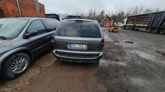 Автомобиль марки Chrysler Voyager (годные остатки). VIN W1A8GYB3596Y106850, 2006 г.в., рег. №HU 3931, объем двигателя 2776 см3, серого цвета, ключ т.с., свидетельство о регистрации AF 0575849. Имущество продается в том виде, в каком оно есть, и в случае продажи возврату/обмену не подлежит. За…