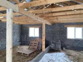 Объект незавершенного строительства 98,5 м² и участок 583 м² Оренбургская область Объект незавершенного строительства площадью застройки 98,5 кв. м с кадастровым номером 56:47:0101003:640 расположен по адресу: Российская Федерация, Оренбургская область, Соль-Илецкий район, г. Соль-Илецк, ул…