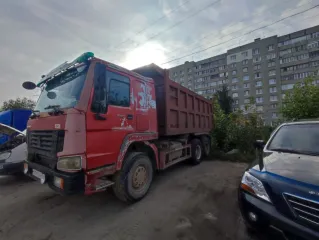 HOWO ZZ3327M3647W, 2007 грузовой самосвал, цвет красный, гос. номер Х791СА52, коробка передач механика, колесная формула 6х4.