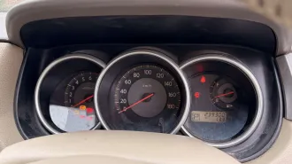 Nissan Tiida 2006, Легковой автомобиль марки Nissan Tiida, 2006 года выпуска, VIN отсутствует, № кузова NC11-117464, цвет серый, ГРЗ M514MT14, ПТС № 25 УМ 342059