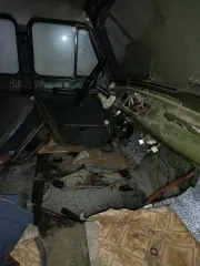 Автомобиль УАЗ-315192 2002 года, гос. номер Е554КР43. VIN: ХТТ31519220020013. Тип ТС: Легковой фаэтон, категория В. Шасси №: 31510020133757. Двигатель ЗМЗ-4104ОВ №20050754. Кузов №31514020020724. Цвет защитный. Мощность 62,5 кВт / 85 л.с. Экологический класс не установлен. Объем двигателя 2890 см³…