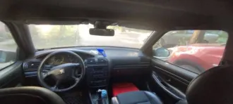 Peugeot 406, 2001 г.в., госномер У596МВ51, VIN VF38B3FZF81236089, двигатель 10LJ020212892, мощность 158 л.с. (116.2 кВт), объем 2230 см³, черный цвет, масса 1910 кг, снаряженная масса 1370 кг.