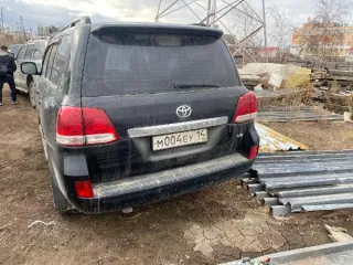 Toyota Land Cruiser 200, 2010г.в., VIN JTMHT05J905069476. Местонахождение: РС(Я), г. Якутск, хранитель ООО «АСАД». Собственник Территориальное управление Федерального агентства по управлению государственным имуществом в РС(Я) Toyota Land Cruiser 200, 2010г.в., VIN JTMHT05J905069476…