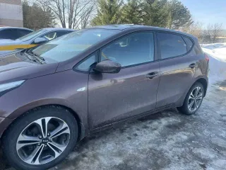 Kia Ceed 2012 года, 129 л.с., 155 943 км, АКПП. Легковой автомобиль марки и модели «КИА JD» 2012 года выпуска, идентификационный номер (VIN): XWEHN512BD0004068. В залоге у ПАО Банк "ВТБ".